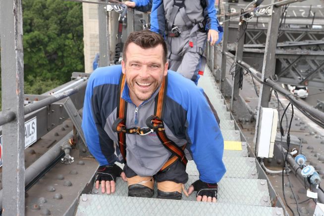 Kurt Fearnley doing the BridgeClimb