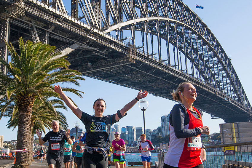 Sydney Marathon in front of the Sydney Harbour Bridge